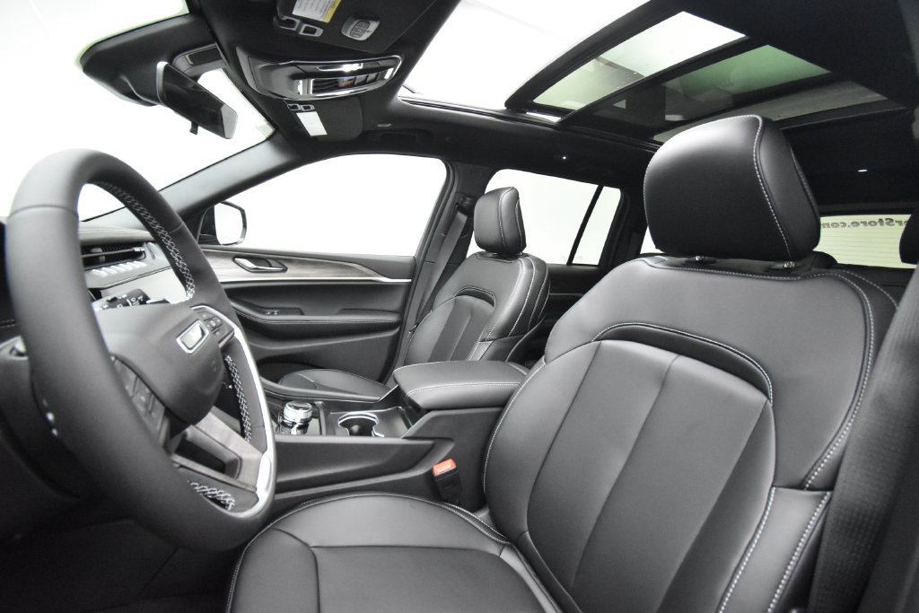 New 2027 Jeep Grand Cherokee Limited AWD/4WD image 35