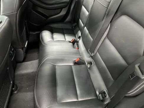 Used 2018 INFINITI QX30 Premium w/ Technology Package FWD image 11