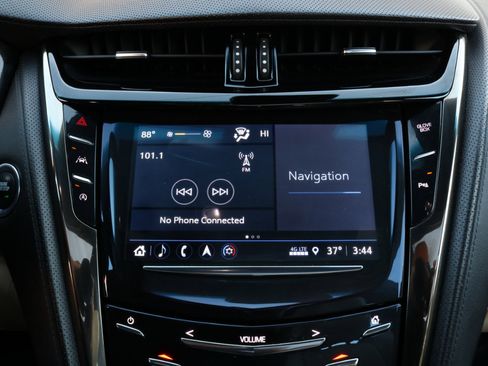 Used 2018 Cadillac CTS Luxury image 33