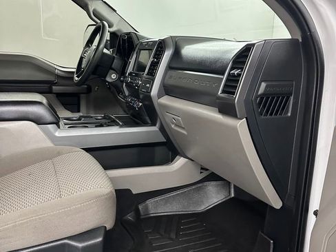 Used 2019 Ford F250 XLT w/ XLT Premium Package image 39