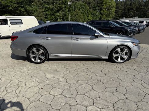 Used 2020 Honda Accord Touring image 19