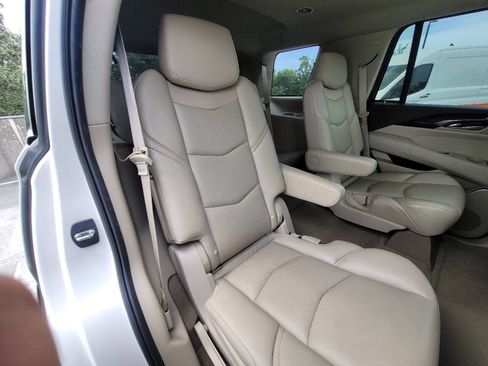 Used 2017 Cadillac Escalade 2WD image 20