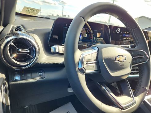 New 2026 Chevrolet Equinox LT FWD image 16