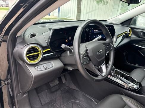 Certified 2025 Chevrolet Trax ACTIV w/ Driver Confidence Package FWD image 12