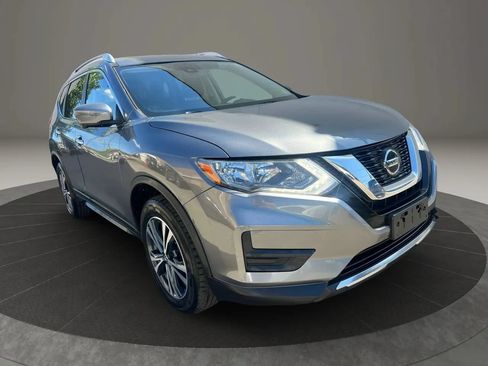 Used 2019 Nissan Rogue SV w/ Sun & Sound Touring Package AWD/4WD image 3