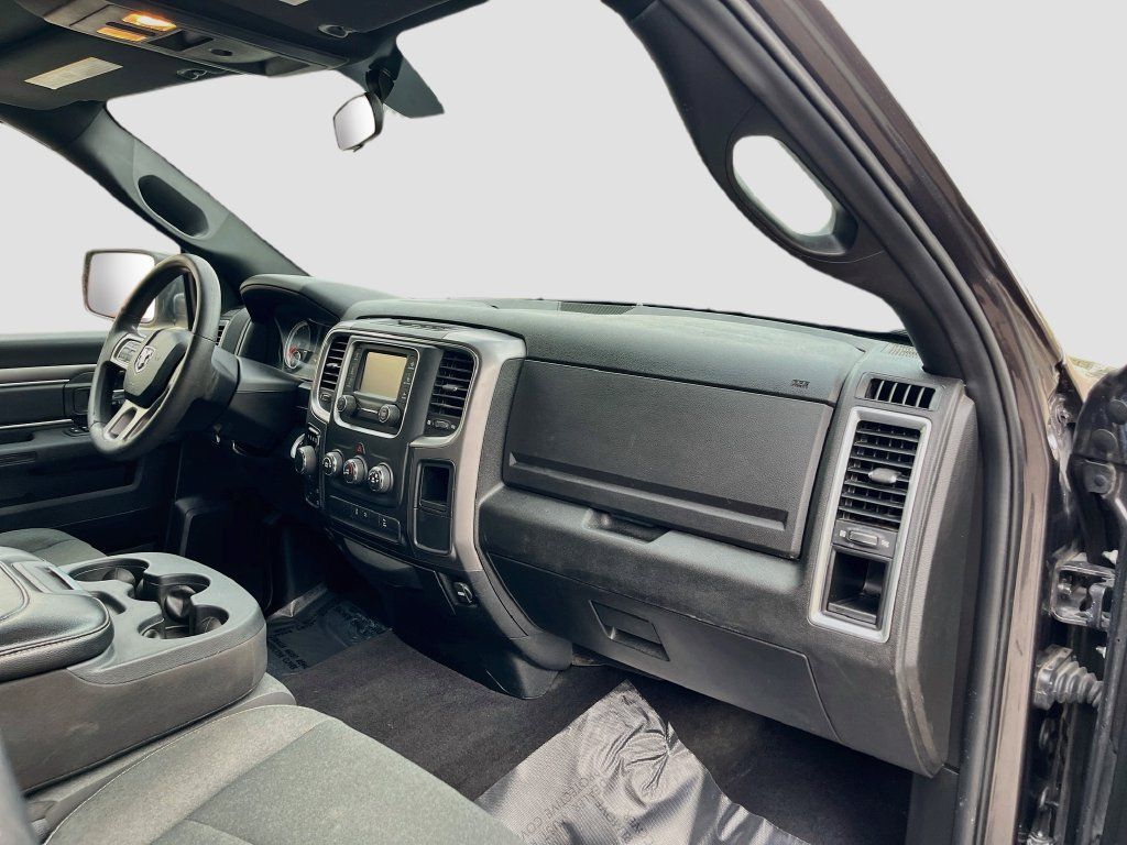 Used 2022 RAM 1500 Warlock AWD/4WD image 27