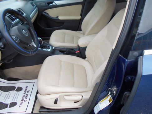 Used 2014 Volkswagen Jetta SE image 9