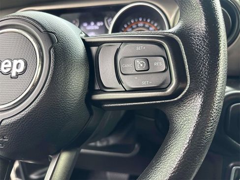 Used 2018 Jeep Wrangler Unlimited Sport image 18