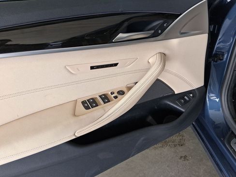 Certified 2023 BMW 530e w/ Premium Package image 12