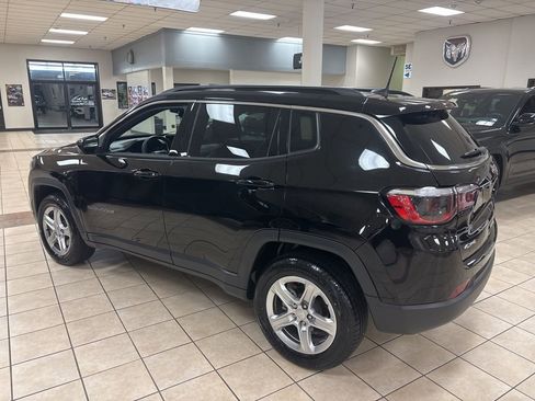 Used 2023 Jeep Compass Latitude image 4