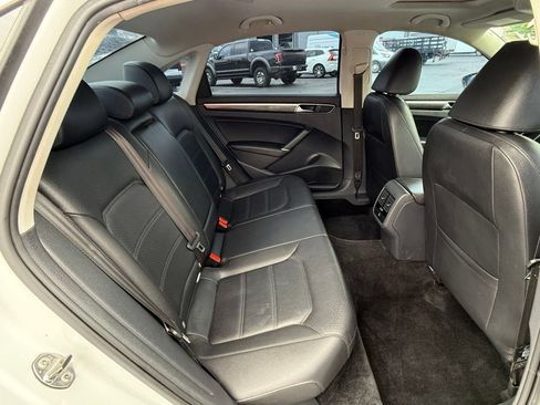 Used 2017 Volkswagen Passat 1.8T SE FWD image 15