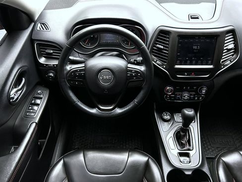 Used 2019 Jeep Cherokee Trailhawk w/ Cold Weather Group AWD/4WD image 14