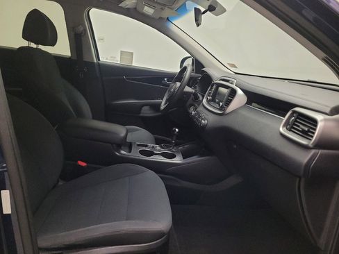 Used 2018 Kia Sorento FWD image 21