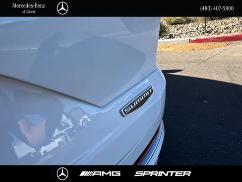 Used 2023 Jeep Grand Cherokee Summit w/ Advanced Protech Group IV AWD/4WD image 6