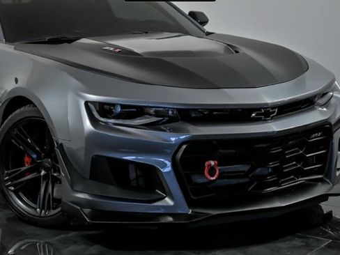 Used 2020 Chevrolet Camaro ZL1 image 2