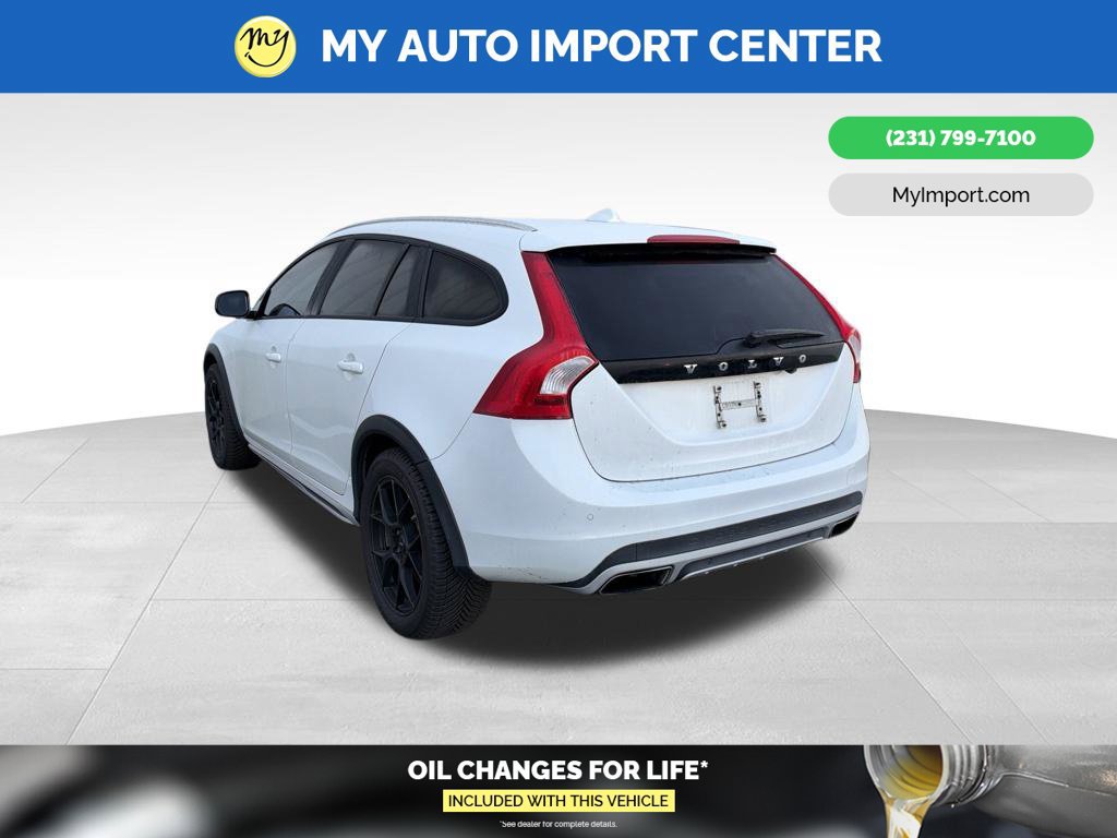 Used 2017 Volvo V60 T5 Cross Country w/ Convenience Package AWD/4WD image 3