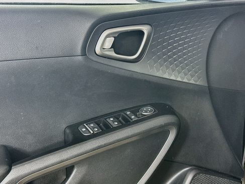 Used 2020 Kia Soul S FWD image 24