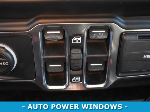 Used 2019 Jeep Wrangler Unlimited Sahara w/ Cold Weather Group image 7