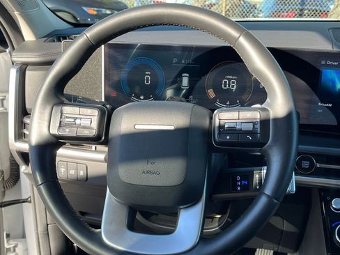 Used 2025 Hyundai Santa Fe SEL AWD/4WD image 30
