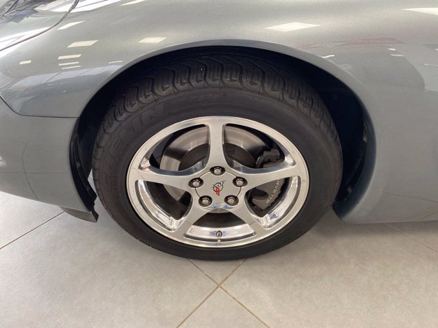 Used 2004 Chevrolet Corvette Convertible w/ Preferred Equipment Group RWD image 10