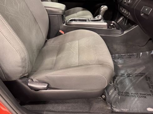 Used 2018 Toyota Tacoma TRD Sport image 25