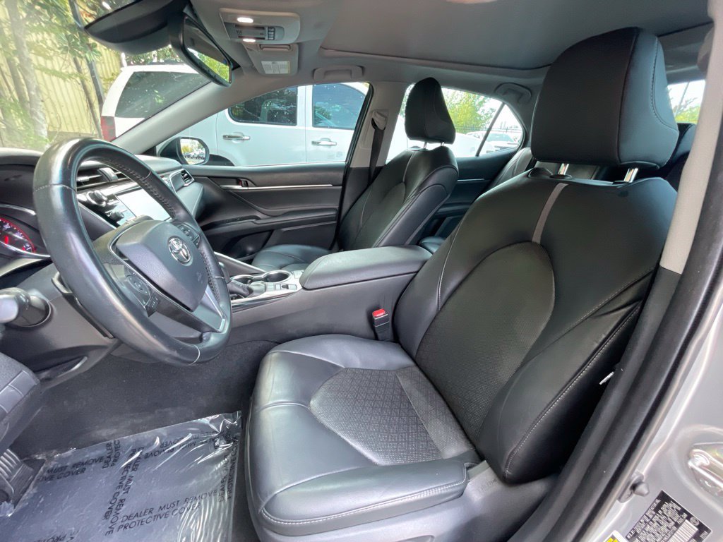 Used 2018 Toyota Camry XSE FWD image 23