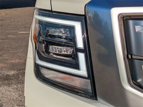 Used 2021 Nissan Titan Platinum Reserve w/ Moonroof Package image 10