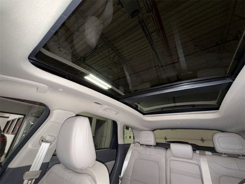 Certified 2023 Lincoln Corsair Standard w/ Equipment Group 101A image 16