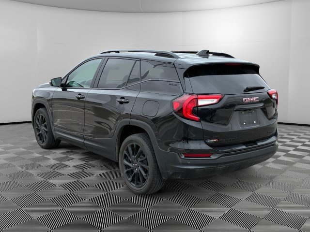 Used 2024 GMC Terrain SLE w/ Driver Convenience Package AWD/4WD image 3