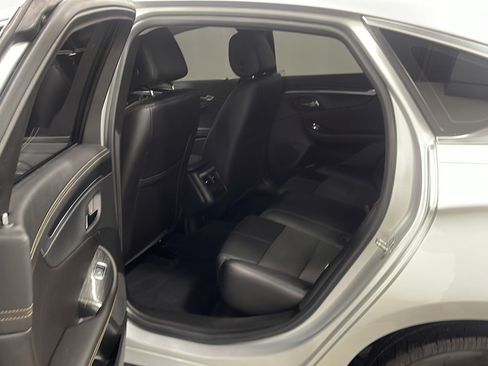 Used 2018 Chevrolet Impala LT FWD image 14