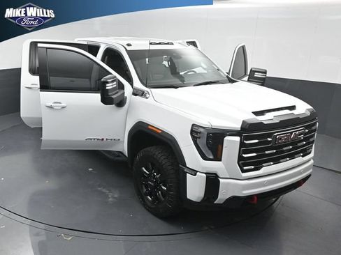 Used 2025 GMC Sierra 2500 AT4 AWD/4WD image 17