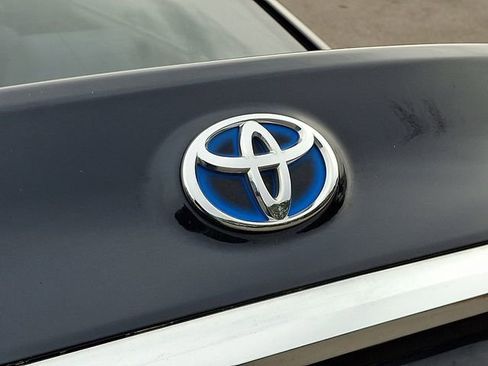 Used 2017 Toyota Camry LE image 33