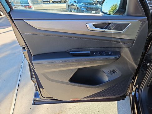 New 2026 Volkswagen Atlas Cross Sport SE image 13