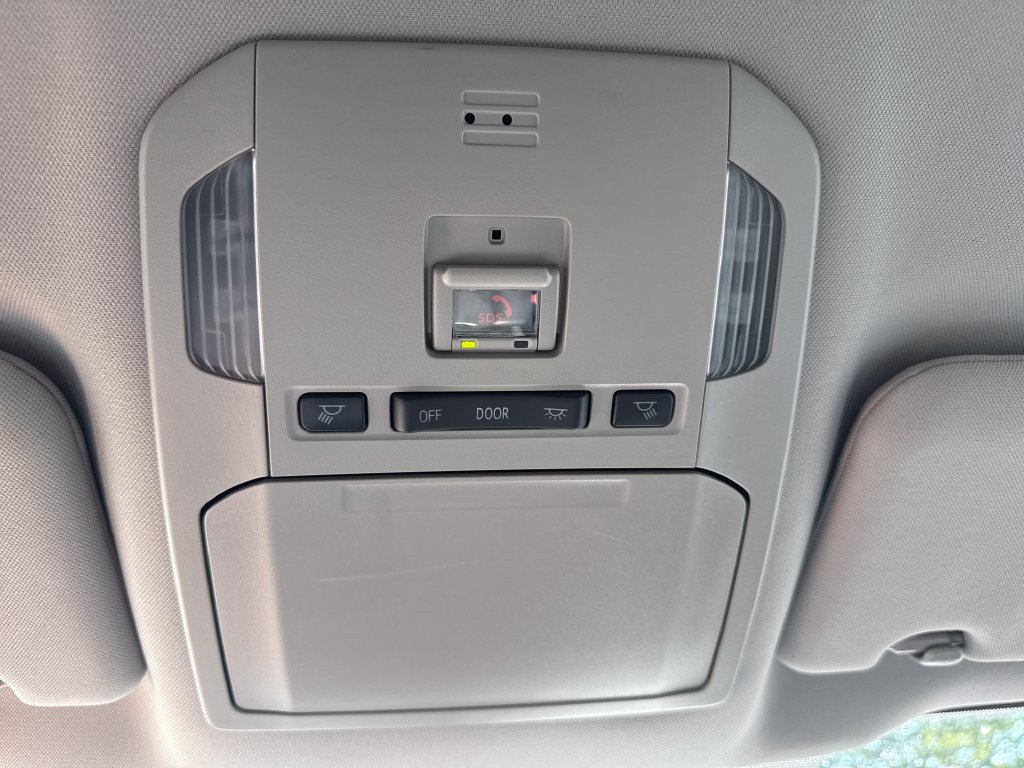 Used 2023 Toyota Highlander L FWD image 37