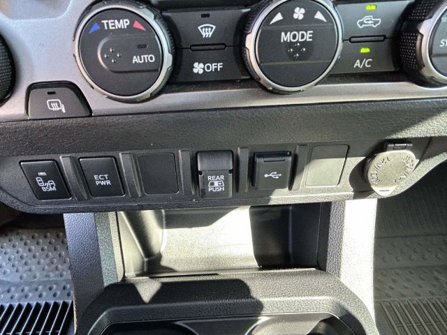 Used 2023 Toyota Tacoma SR5 w/ Technology Package AWD/4WD image 31