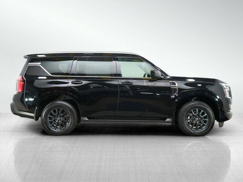 Used 2025 Nissan Armada SV AWD/4WD image 6