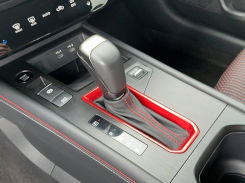 Certified 2025 Nissan Kicks SR FWD image 36