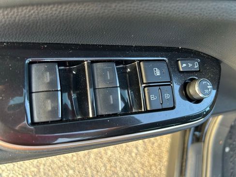 Certified 2025 Toyota Crown Signia AWD/4WD image 17
