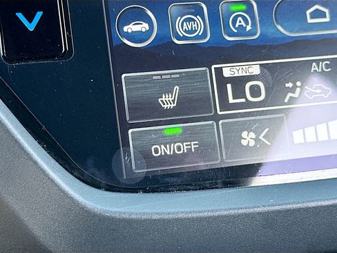 Certified 2025 Subaru Forester Premium AWD/4WD image 19
