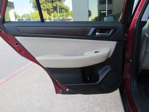 Used 2016 Subaru Outback 2.5i Limited image 17