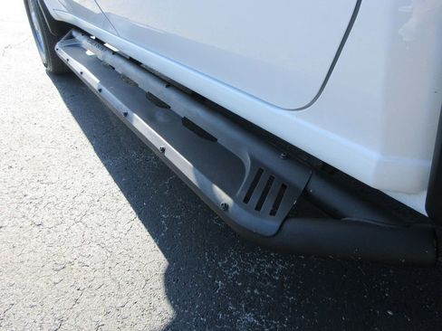 Used 2024 GMC Sierra 2500 Pro w/ Convenience Package image 15