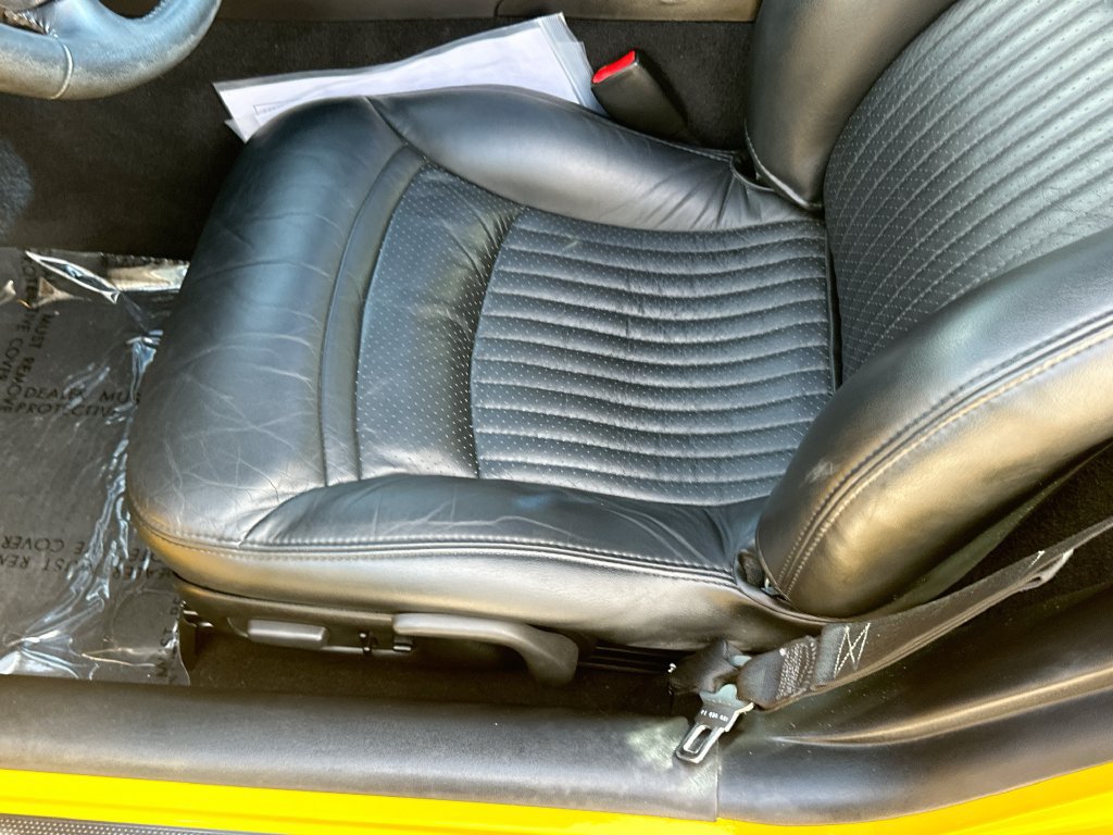 Used 2002 Chevrolet Corvette Coupe w/ Preferred Equipment Group2 RWD image 18