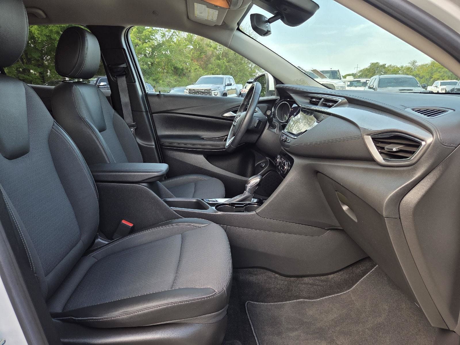 Used 2022 Buick Encore GX Select FWD image 39