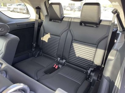 Used 2024 Land Rover Discovery S