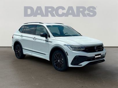 Certified 2022 Volkswagen Tiguan SE R-Line