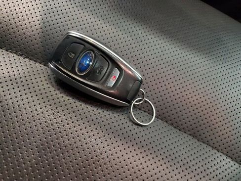 Used 2017 Subaru Legacy 3.6R Limited image 30