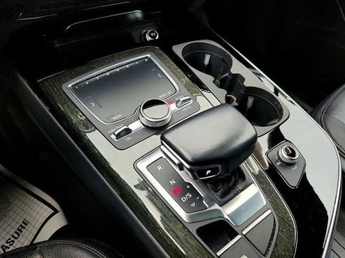 Used 2019 Audi Q7 3.0T Premium Plus w/ Premium Plus Package image 17