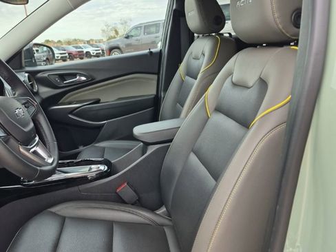 Used 2025 Chevrolet Trax ACTIV w/ Driver Confidence Package image 21