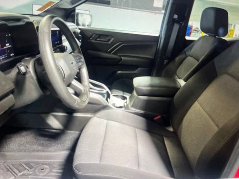 Used 2024 Chevrolet Colorado Trail Boss w/ Technology Package AWD/4WD image 13
