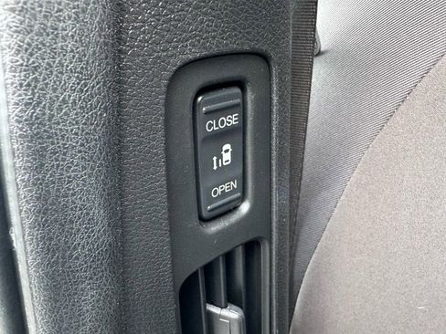 Used 2019 Honda Odyssey EX image 19